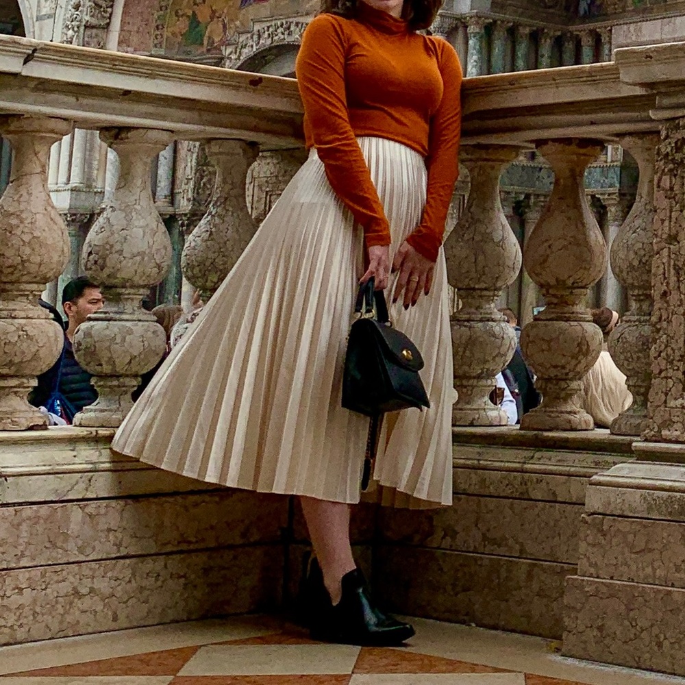 Zara - pleated skirt